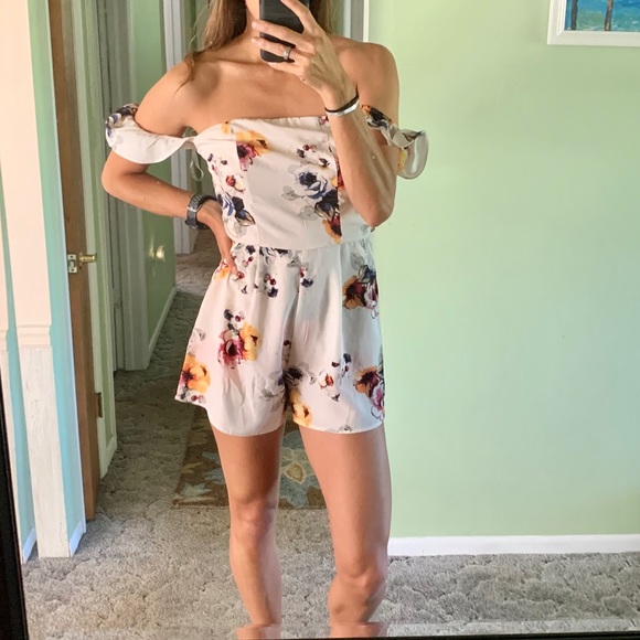 Solemio Pants - Strapless, off the shoulder romper